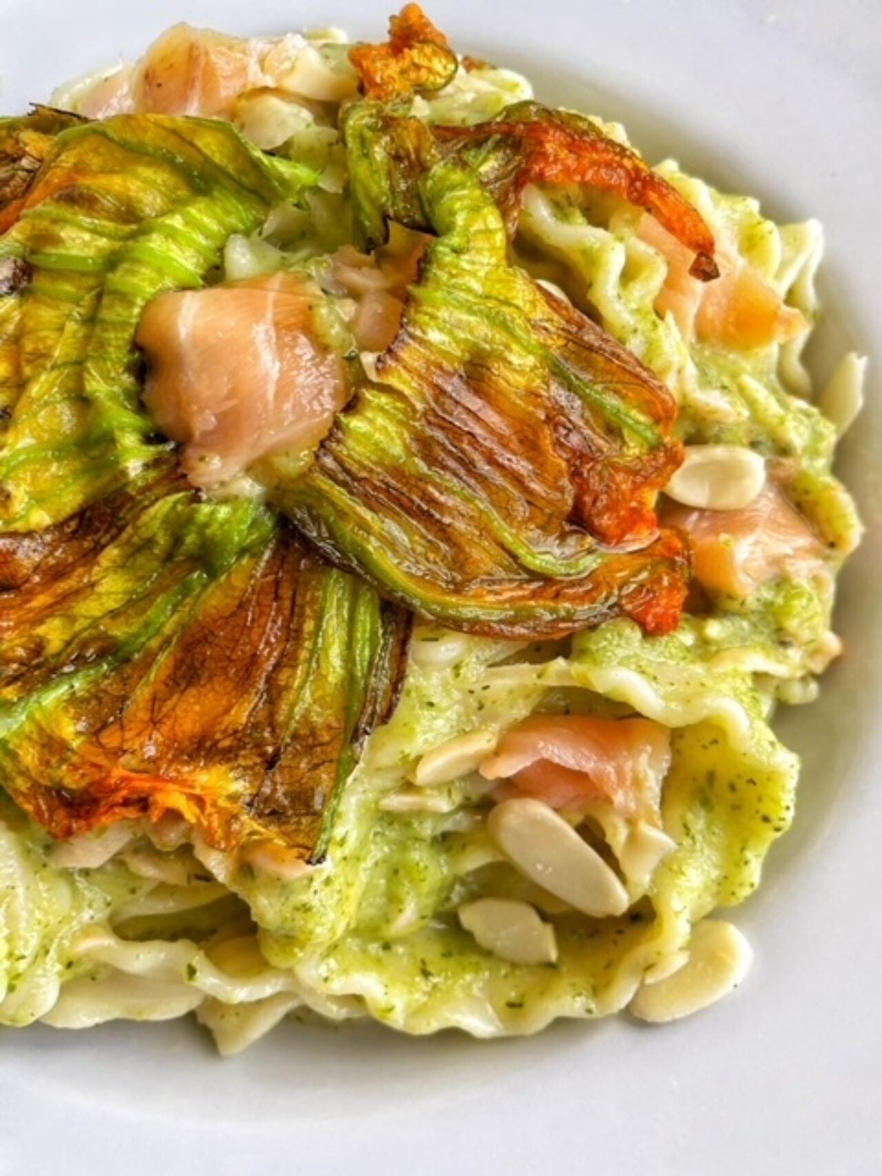 Mafalde con salmone affumicato e crema di zucchina