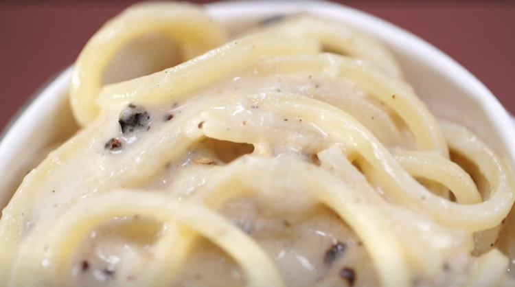 Cacio e pepe nel cartoccio