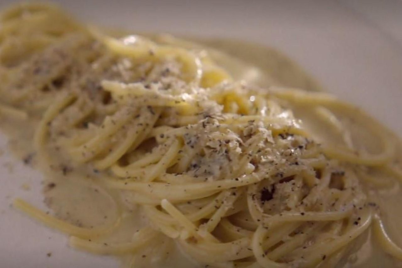 Spaghetti alla chitarra con burro e tartufo