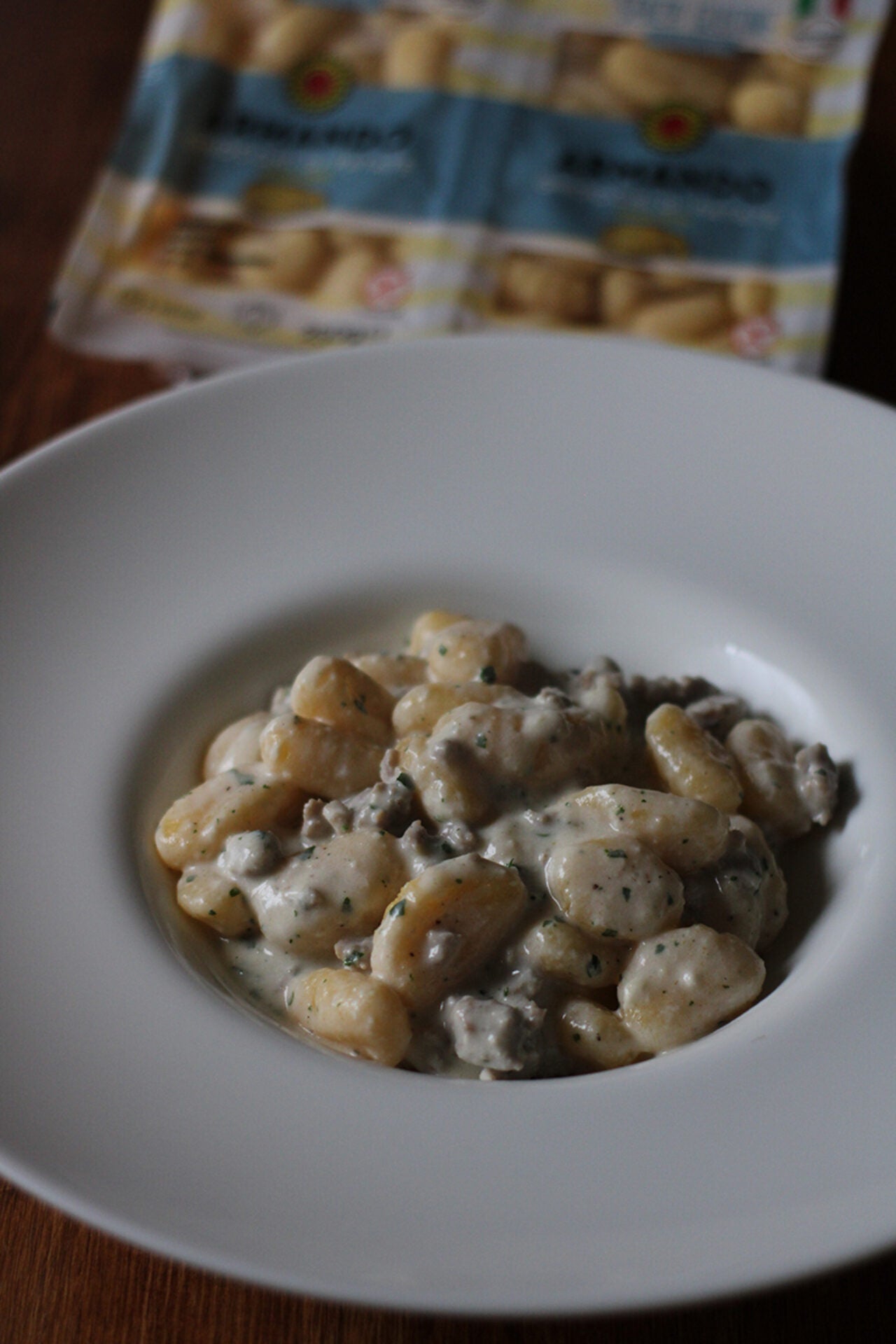Gnocchi con salsiccia e stracchino