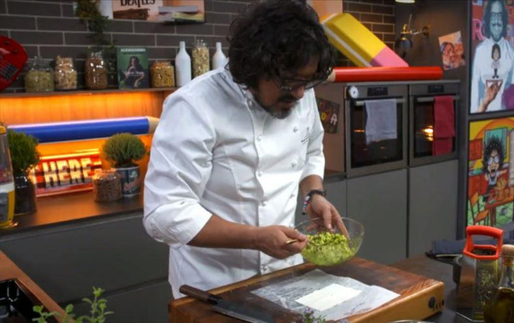 Cannellone di bufala ripieno di pasta al pesto e pomodori canditi