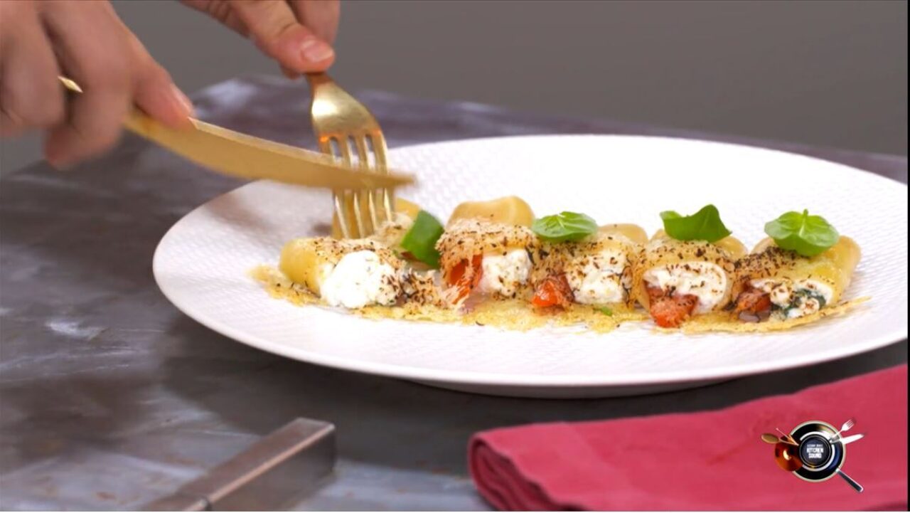 Pacchero con ricotta, basilico, limone e pomodoro San Marzano