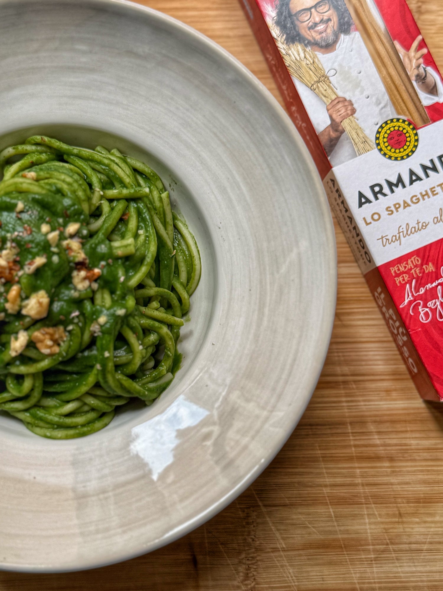 Spaghettone cremoso con spinaci e fagioli