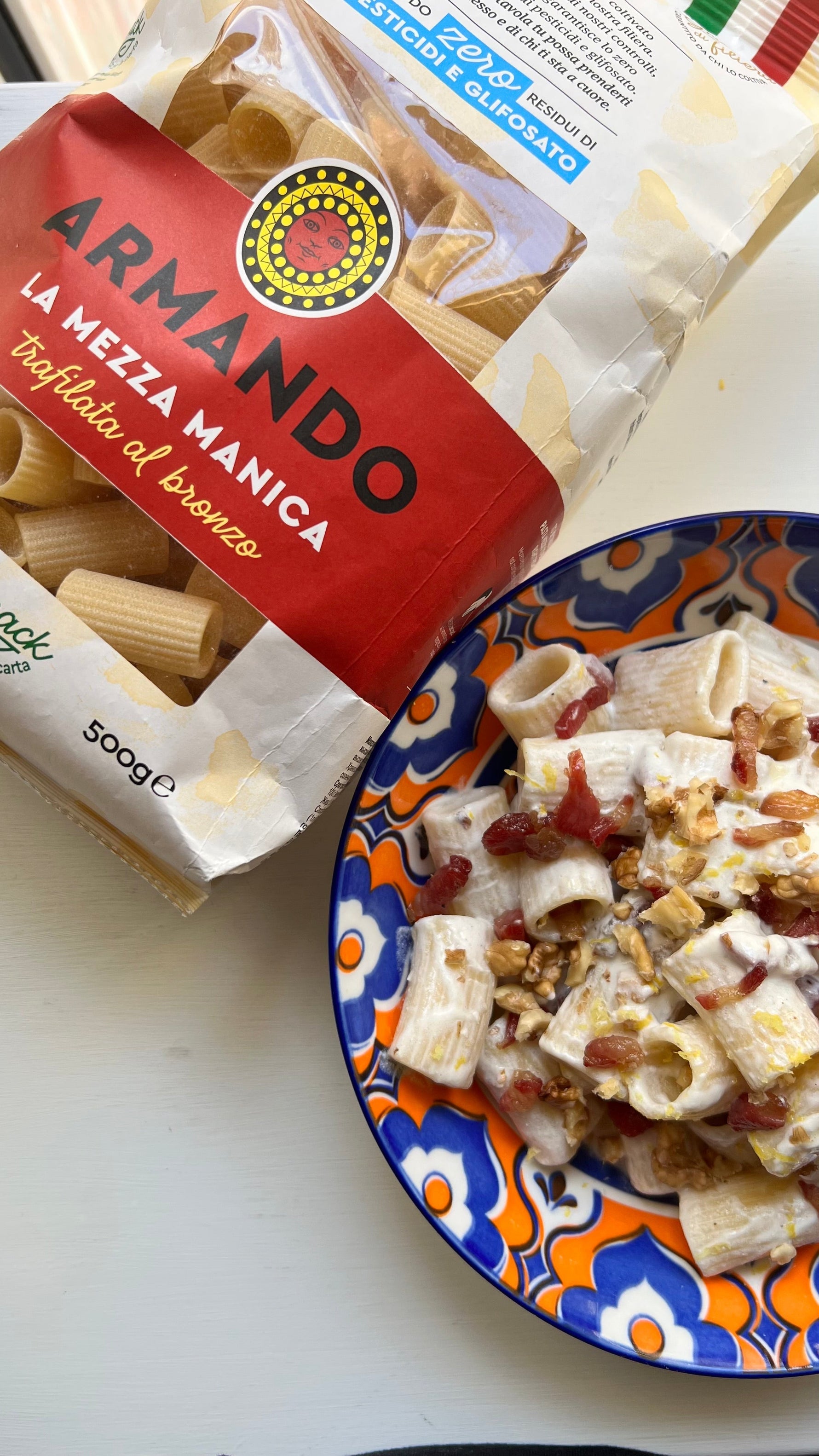 Mezze Maniche cremose con robiola, capocollo e noci