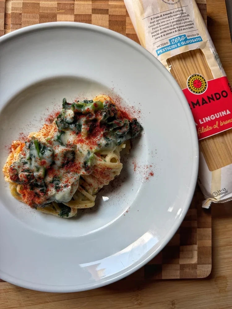Linguine con crema di broccoli e funghi saltati