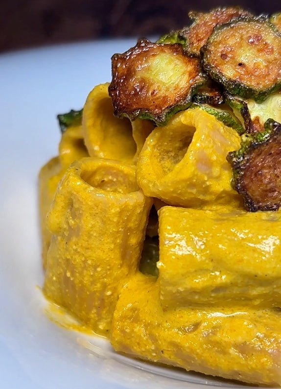 Mezze Maniche Integrali con Zucchine e Fiori di Zucca