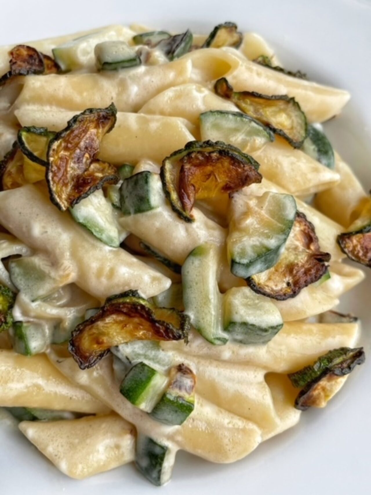 Pennoni con zucchine e stracchino