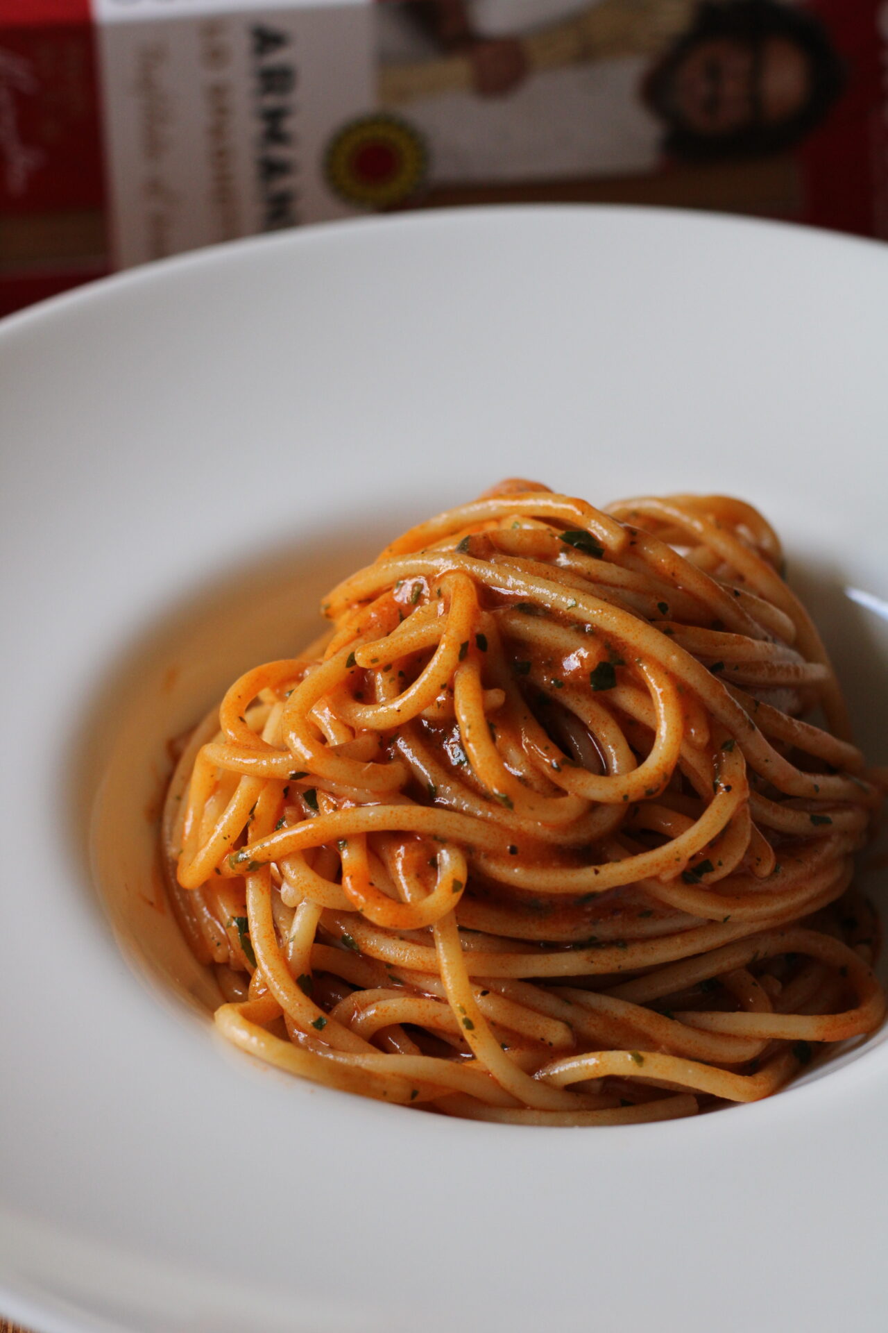 Spaghetti alle acciughe in rosso